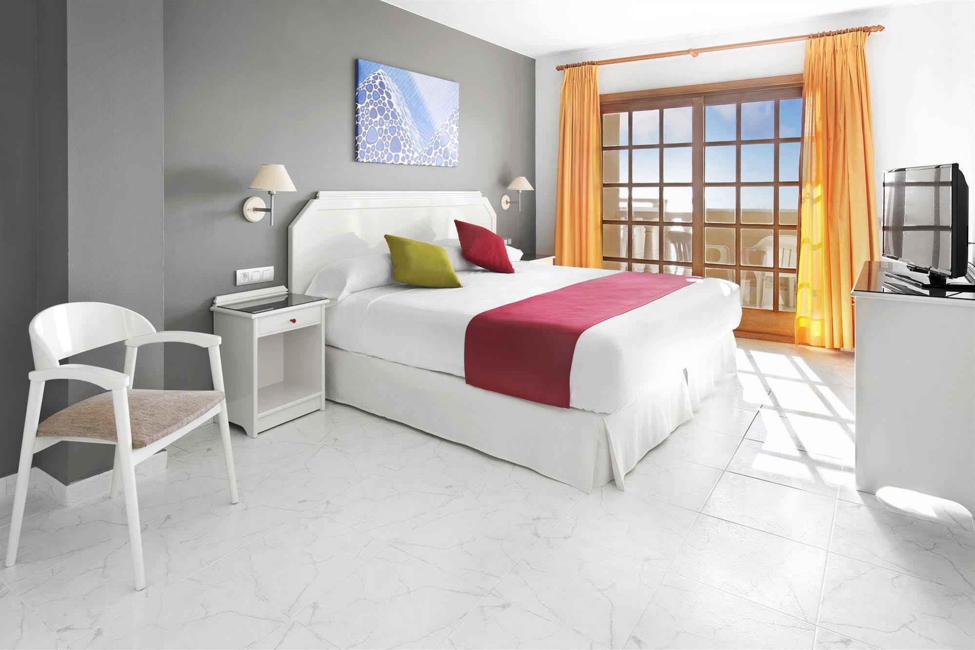 Elba Castillo San Jorge & Antigua Suite Hotel Калета де Фусте Екстериор снимка