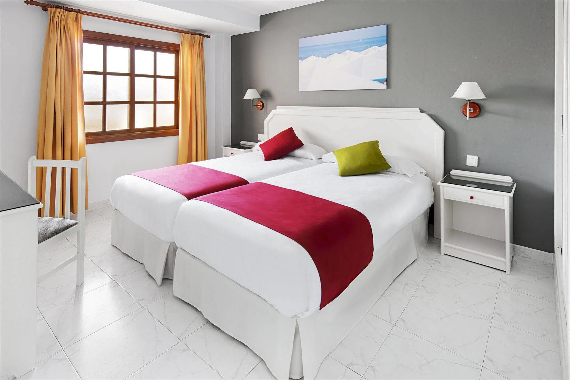 Elba Castillo San Jorge & Antigua Suite Hotel Калета де Фусте Екстериор снимка